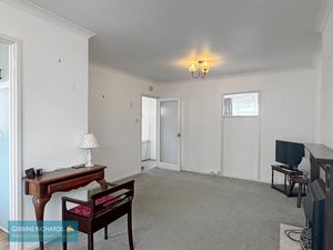 Sitting Room/Dining Room- click for photo gallery